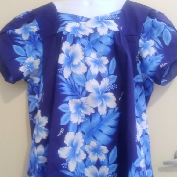 1970s Vintage Kalena Fashions of Hawaii Tropical Hibiscus Floral Muumuu - Picture 3 of 12